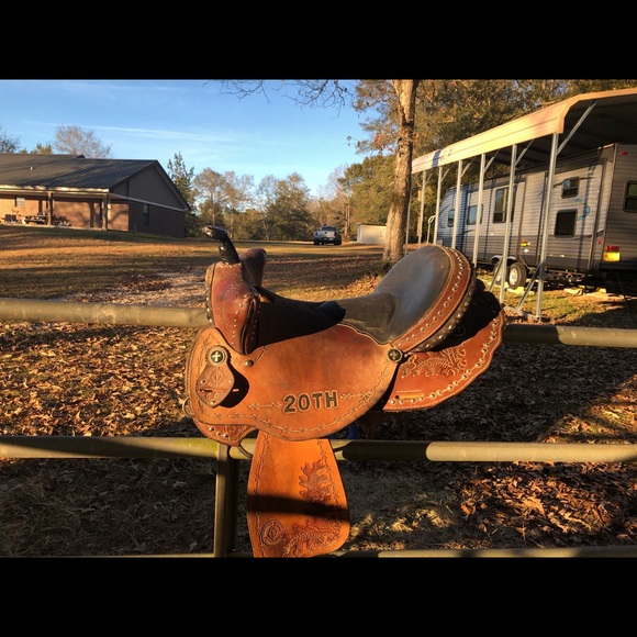 Diamond cross saddle - Picture 1 of 6